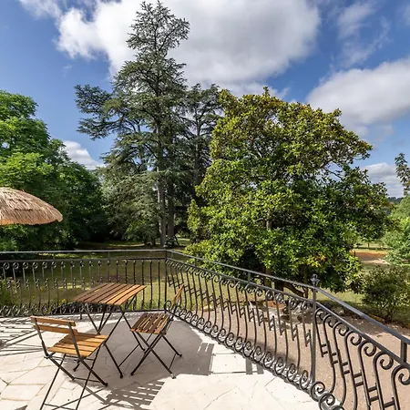 Bed & Breakfast Chateau De Puymoger 3*